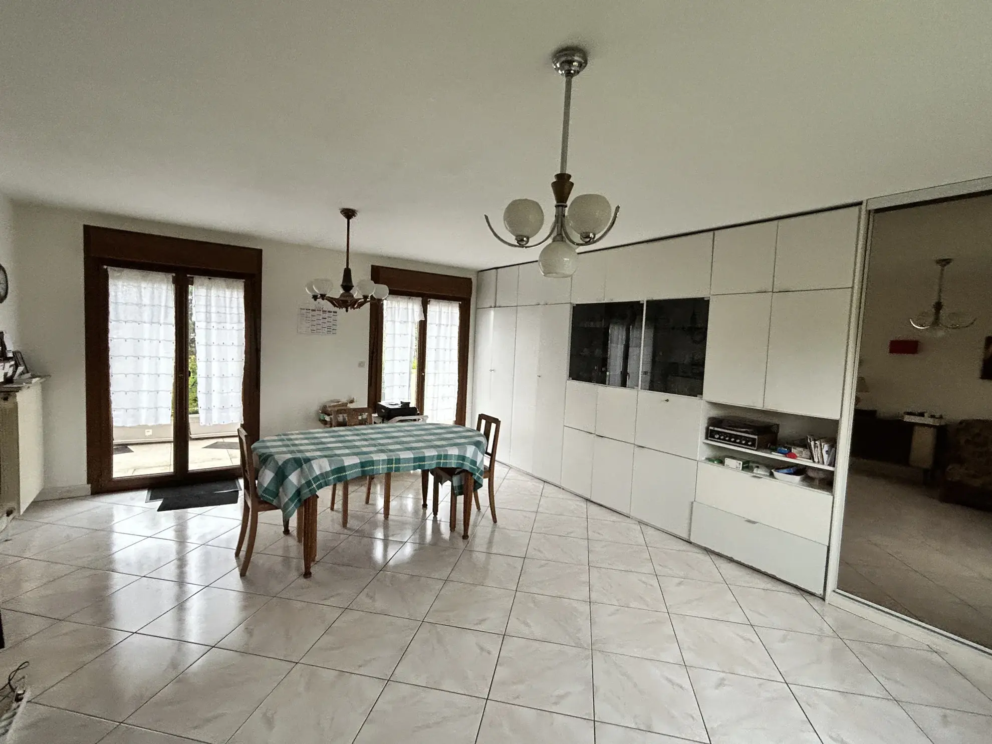 Maison lumineuse à vendre à Augny avec grand terrain et garage, proximité Metz 