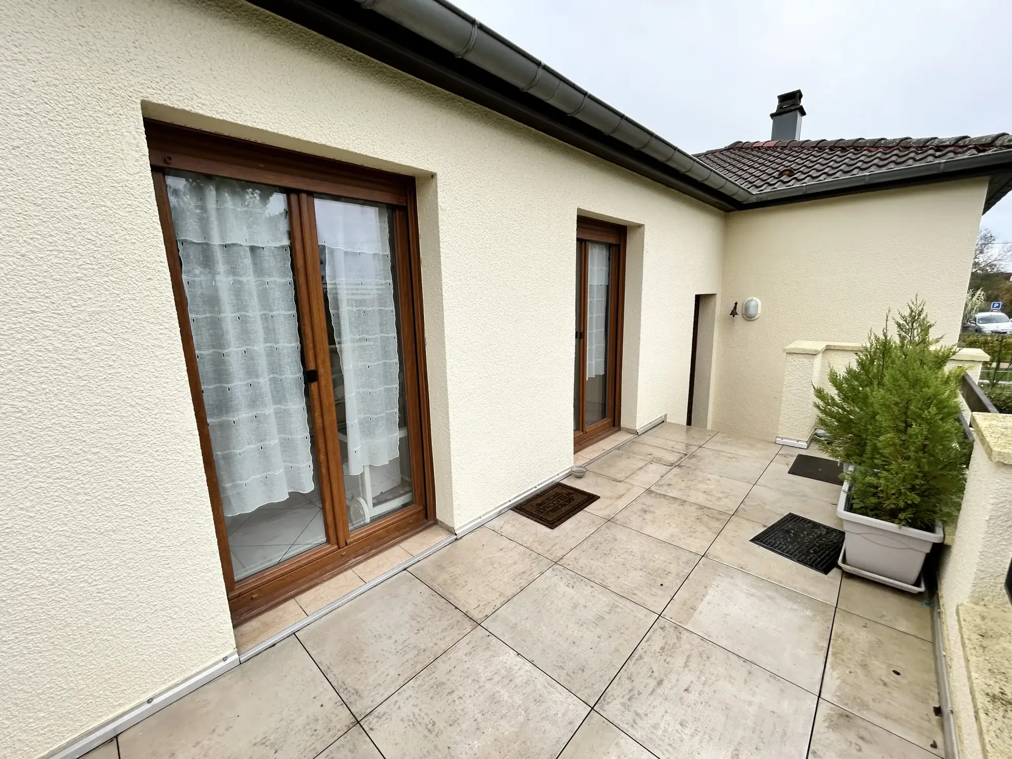 Maison lumineuse à vendre à Augny avec grand terrain et garage, proximité Metz 