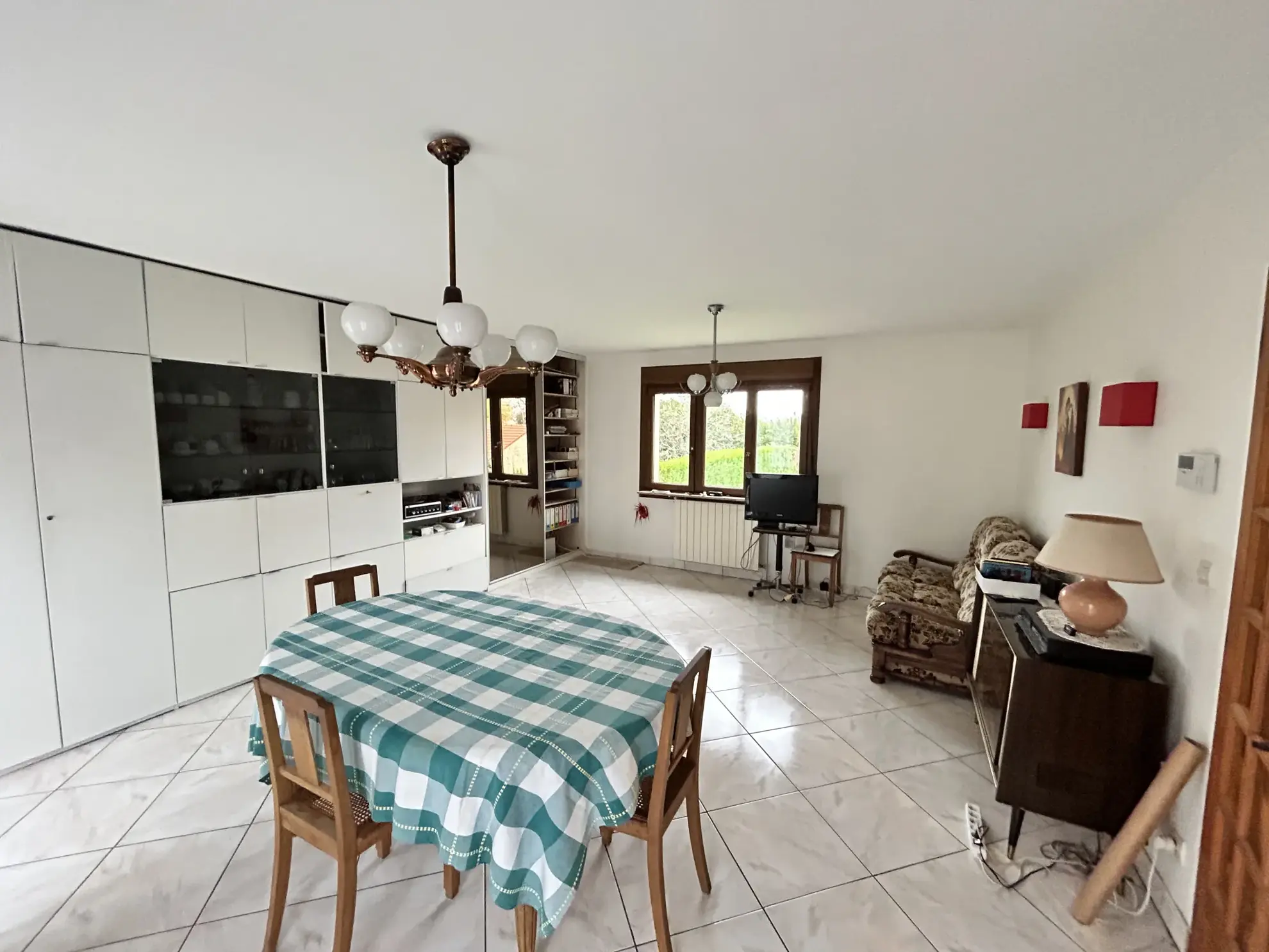 Maison lumineuse à vendre à Augny avec grand terrain et garage, proximité Metz 