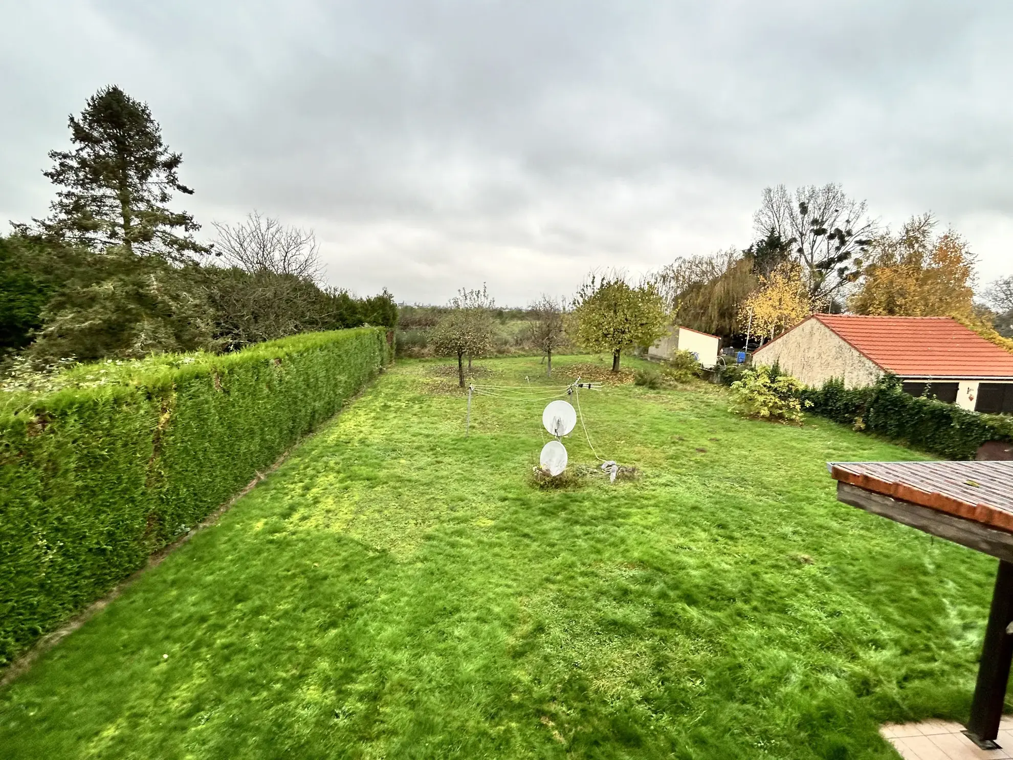 Maison lumineuse à vendre à Augny avec grand terrain et garage, proximité Metz 