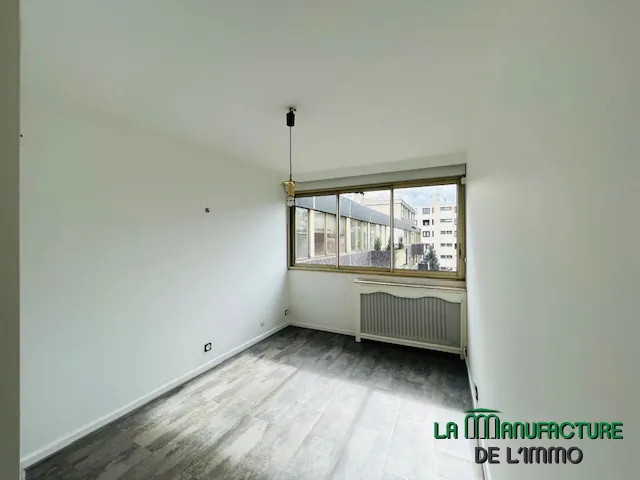 Appartement T3/T4 rénové avec balcon et cave à Saint-Étienne, secteur Carnot 
