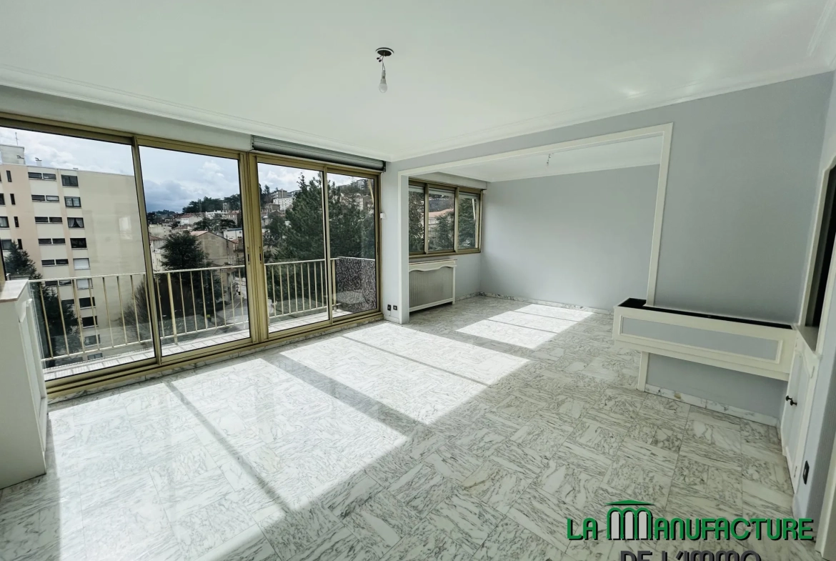 Appartement T3/T4 rénové avec balcon et cave à Saint-Étienne, secteur Carnot 