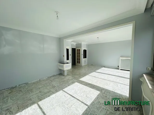 Appartement T3/T4 rénové avec balcon et cave à Saint-Étienne, secteur Carnot 