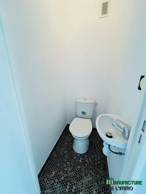 Appartement T3/T4 rénové avec balcon et cave à Saint-Étienne, secteur Carnot 