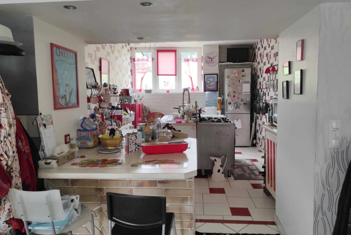 Maison familiale de 135 m² avec grange à Heloup, Normandie 