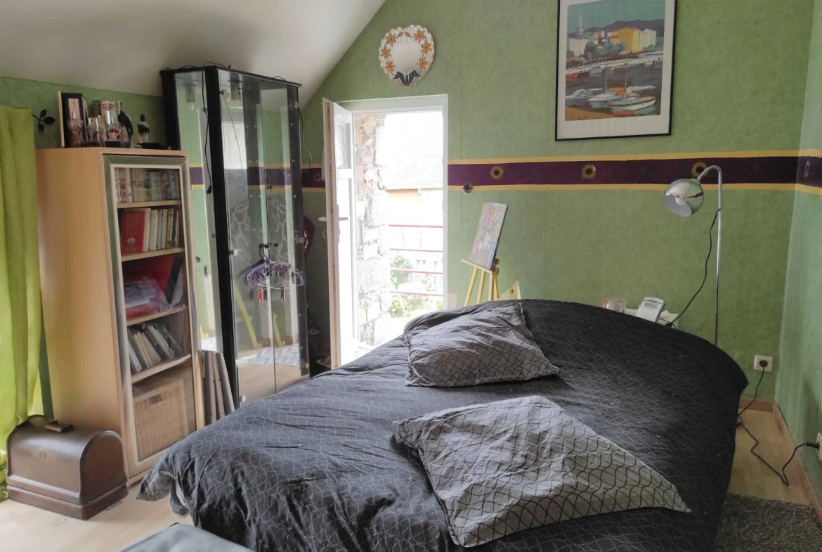 Maison familiale de 135 m² avec grange à Heloup, Normandie 
