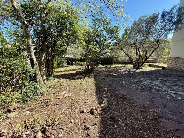 Terrain constructible viabilisé de 391 m² à Montpellier dans un quartier recherché