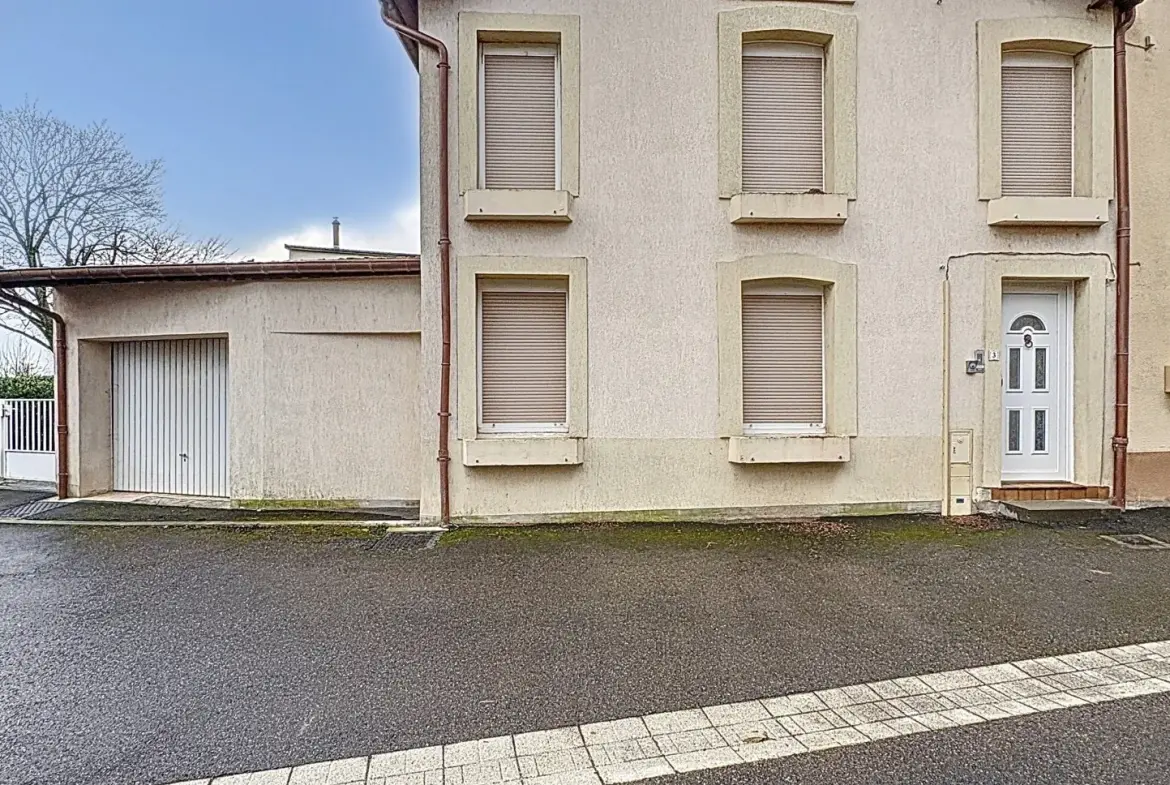 Maison à rafraîchir à Rémilly avec grand potentiel et jardin 