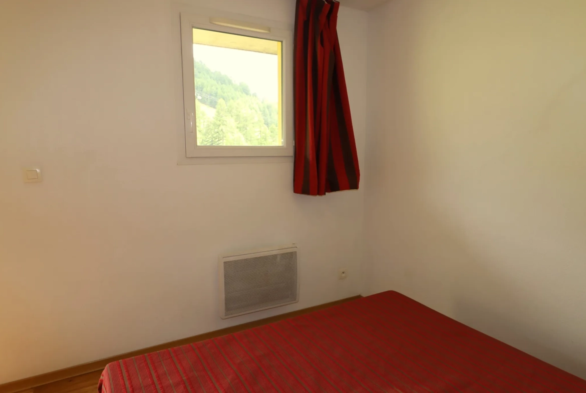 Appartement T2 de 34m² à La Foux d'Allos avec vue montagne et terrasse 