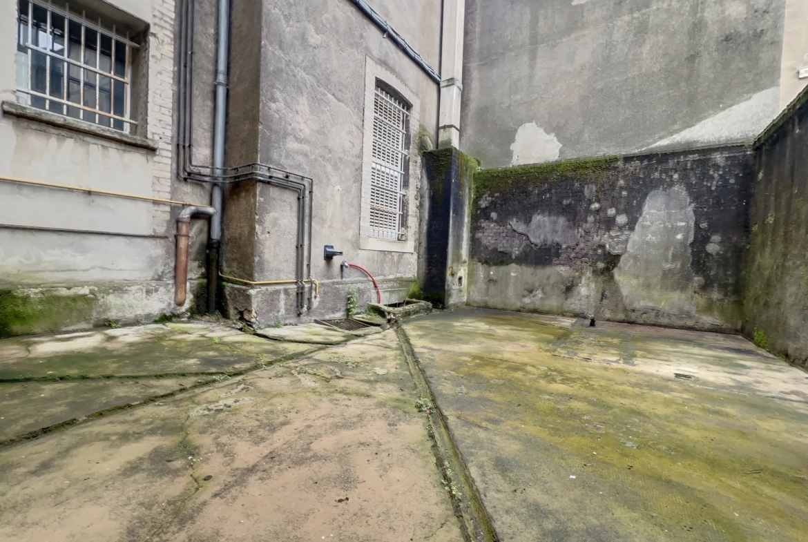 Appartement rénové à Longwy proche gare avec parking et options d'extension 