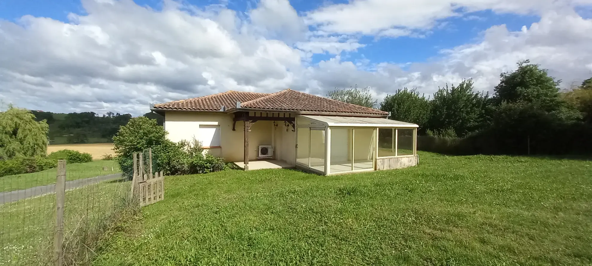 Charmante maison de 98 m² avec vue sur coteaux à Aux-Aussat 