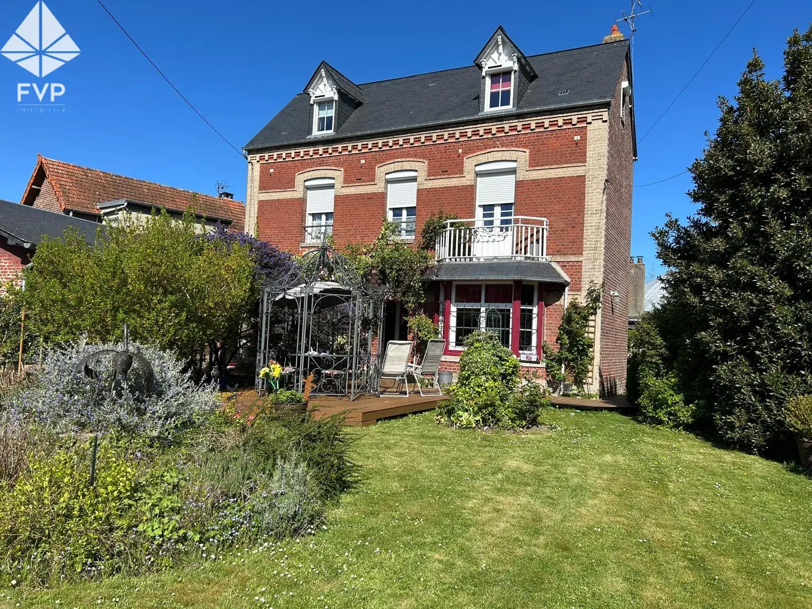 Maison de caractère de 150 m² avec jardin et garage à Dieppe 