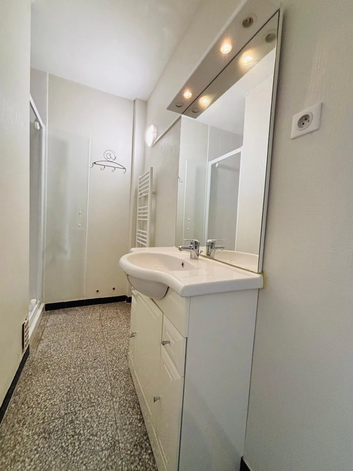 Appartement T2 de 58 m² avec vue panoramique à Grenoble Vallier 