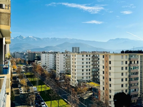 Appartement T2 de 58 m² avec vue panoramique à Grenoble Vallier