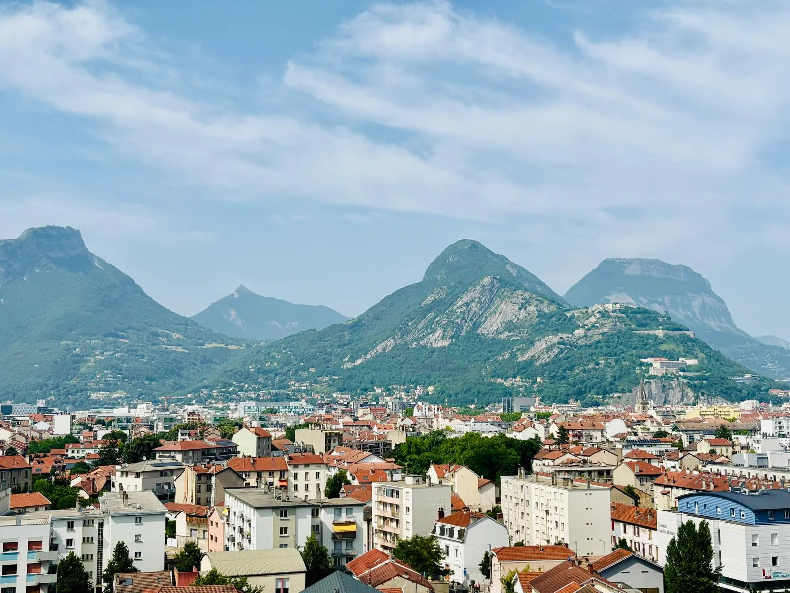 Appartement T2 de 58 m² avec vue panoramique à Grenoble Vallier 