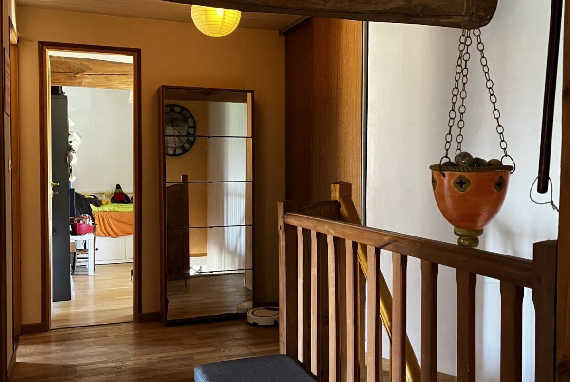 Maison rénovée avec gîte et dépendances à Mirebeau (86) - Vie à la campagne 