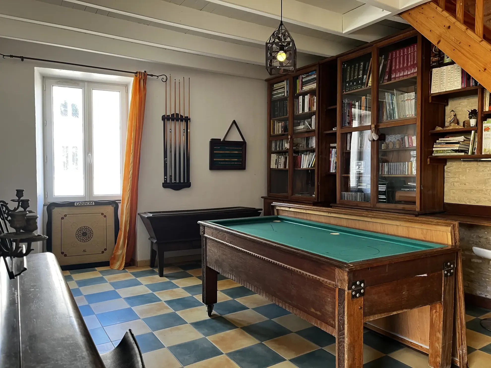 Maison rénovée avec gîte et dépendances à Mirebeau (86) - Vie à la campagne 