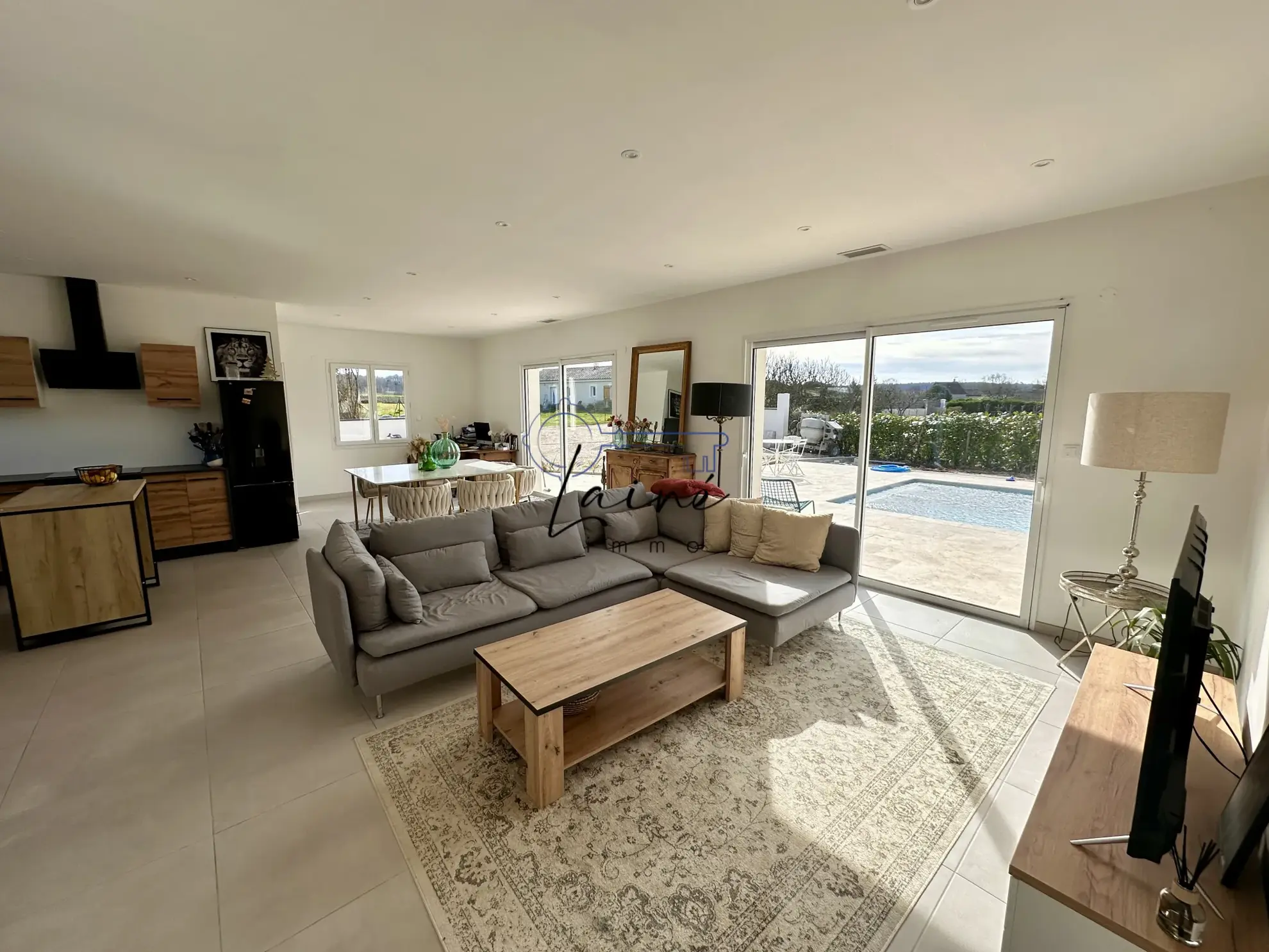 Maison moderne de plain-pied avec piscine à 15 km de Bergerac 