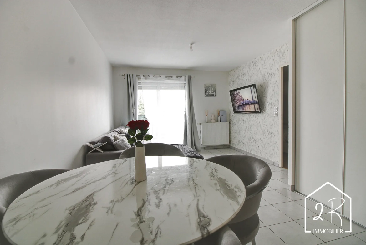 Vente appartement T3 de 60 m² à Feyzin avec terrasse et garage 
