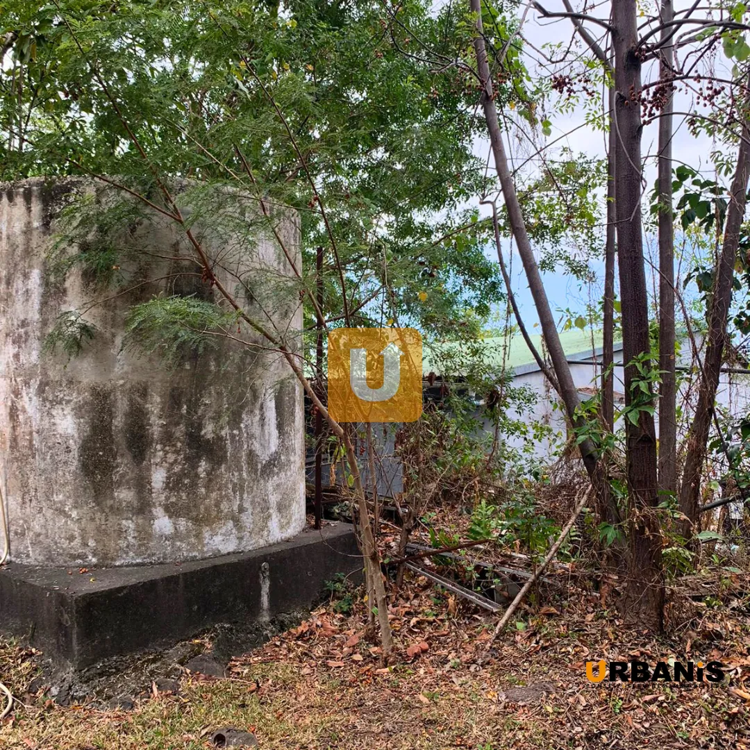 Maison à restructurer de 819 m2 dans le secteur du Tampon, Réunion 