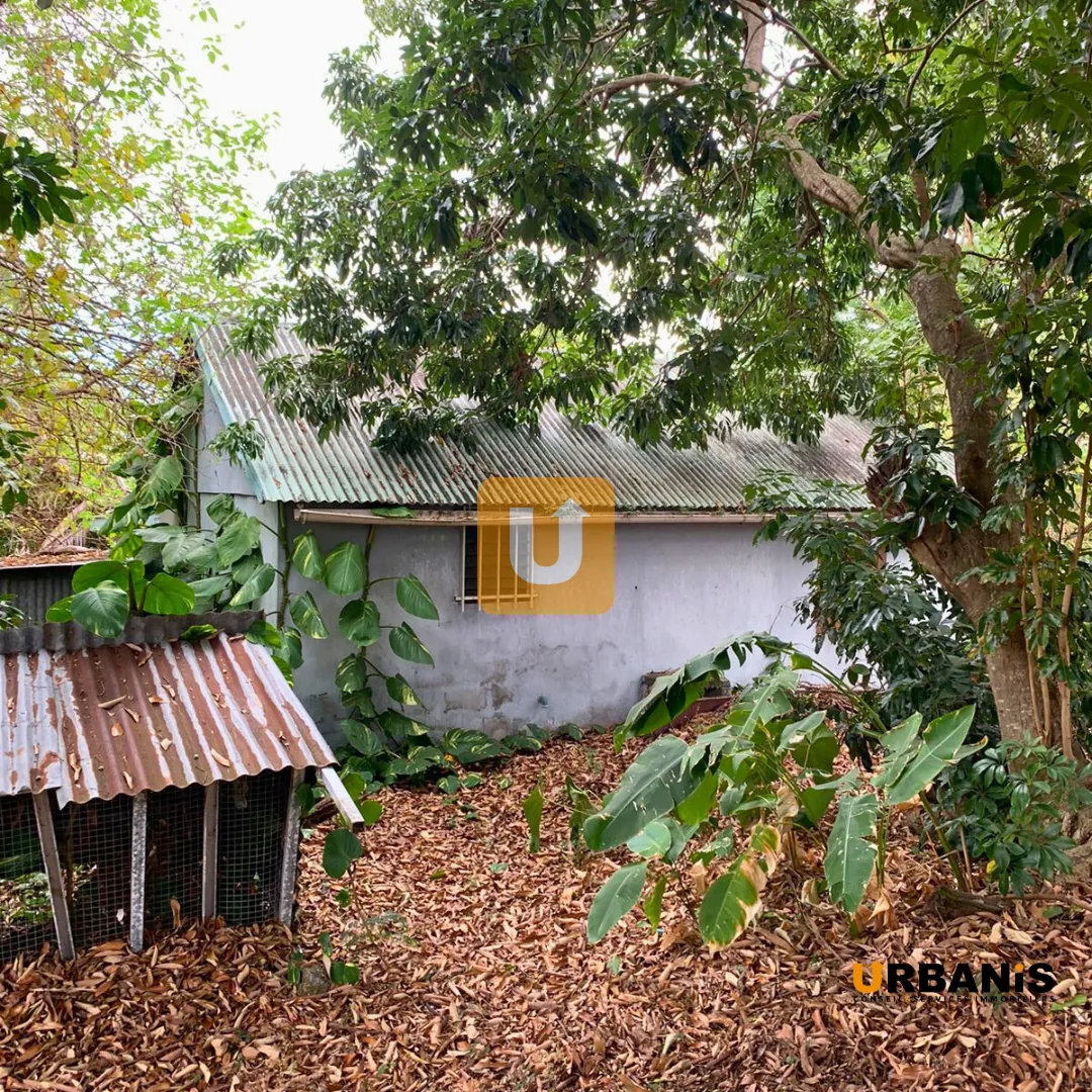 Maison à restructurer de 819 m2 dans le secteur du Tampon, Réunion 