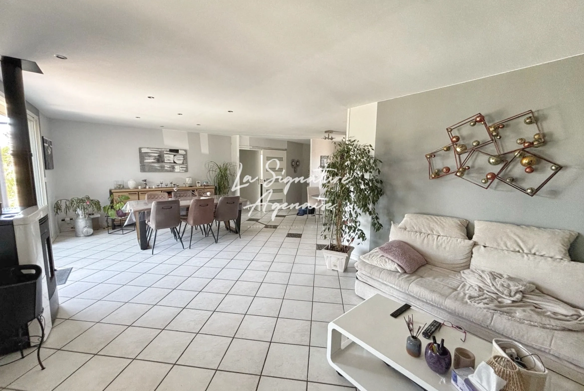 Maison spacieuse avec piscine, 3 chambres et dépendance à Le Passage 