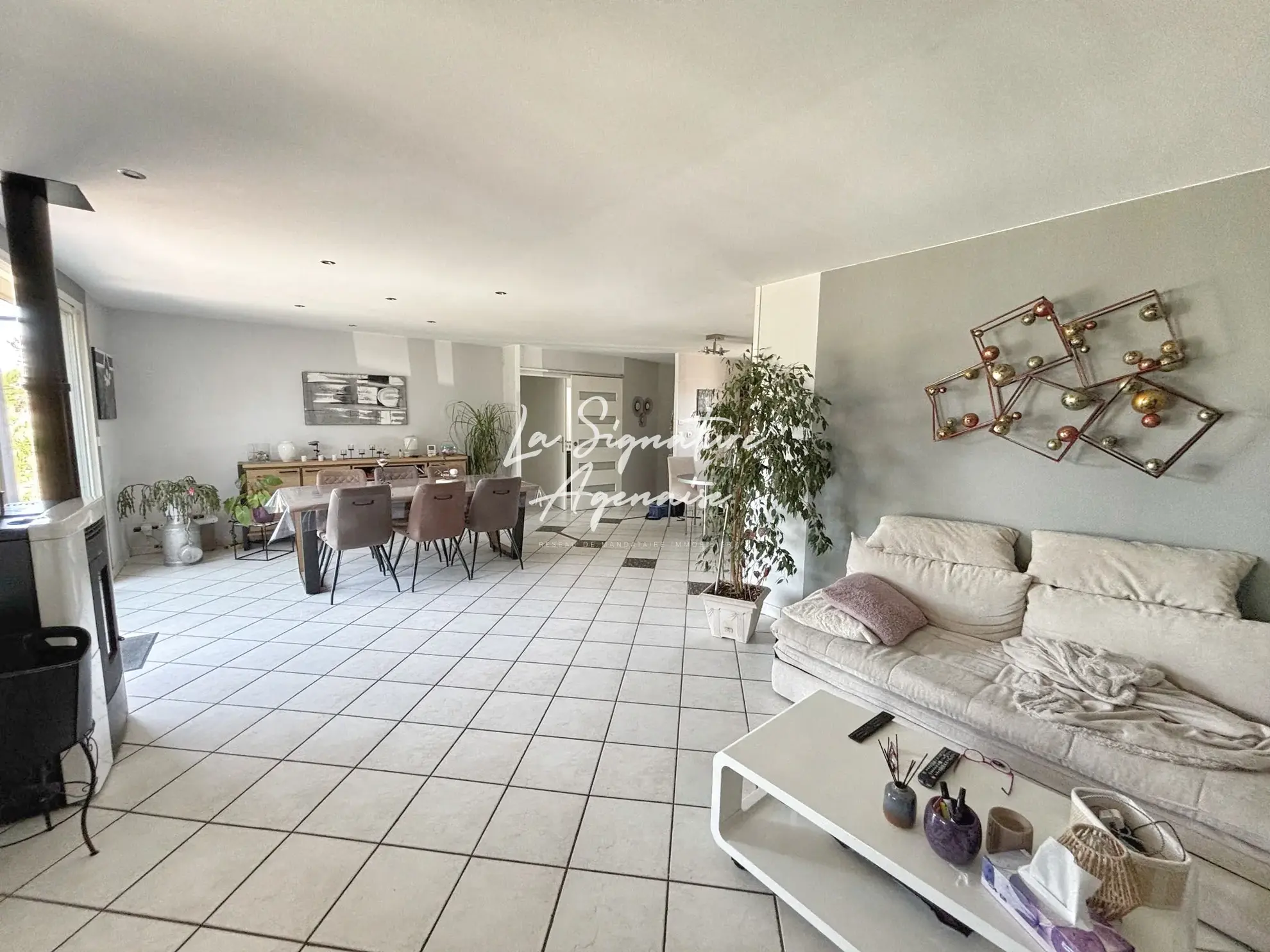 Maison spacieuse avec piscine, 3 chambres et dépendance à Le Passage 