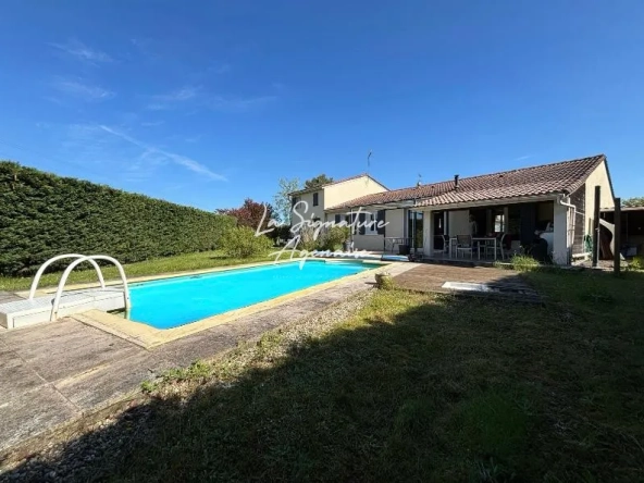 Maison spacieuse avec piscine, 3 chambres et dépendance à Le Passage