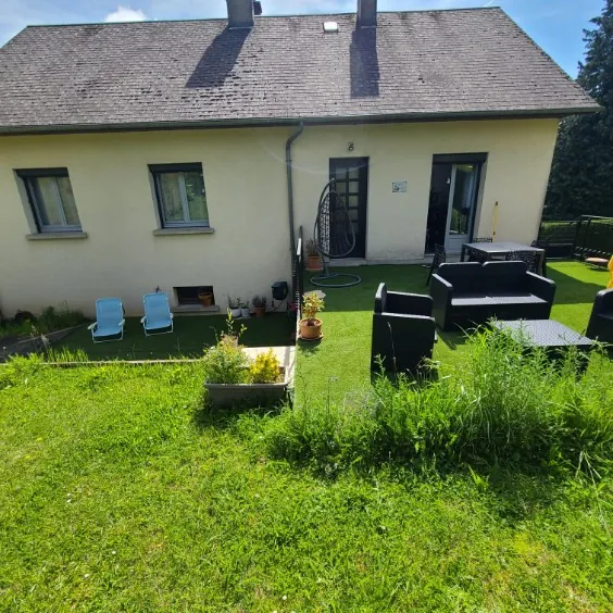 Maison rénovée à Egletons en Corrèze avec terrasse, jardin et grand potentiel d'aménagement 