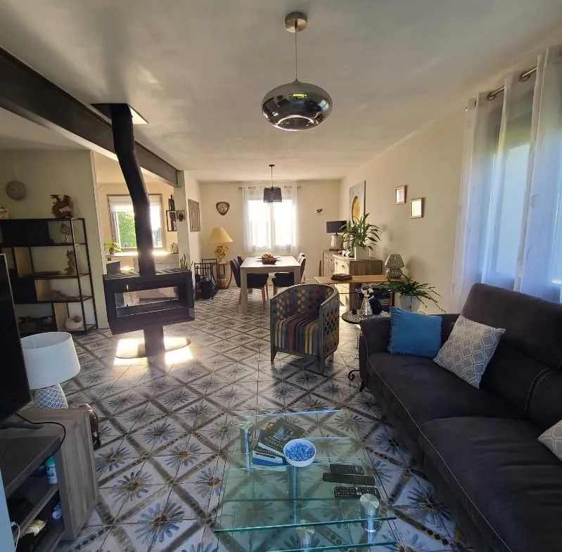 Maison rénovée à Egletons en Corrèze avec terrasse, jardin et grand potentiel d'aménagement 