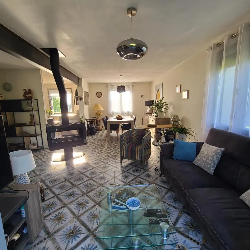 Maison rénovée à Egletons en Corrèze avec terrasse, jardin et grand potentiel d'aménagement 
