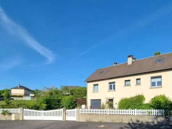 Maison rénovée à Egletons en Corrèze avec terrasse, jardin et grand potentiel d'aménagement
