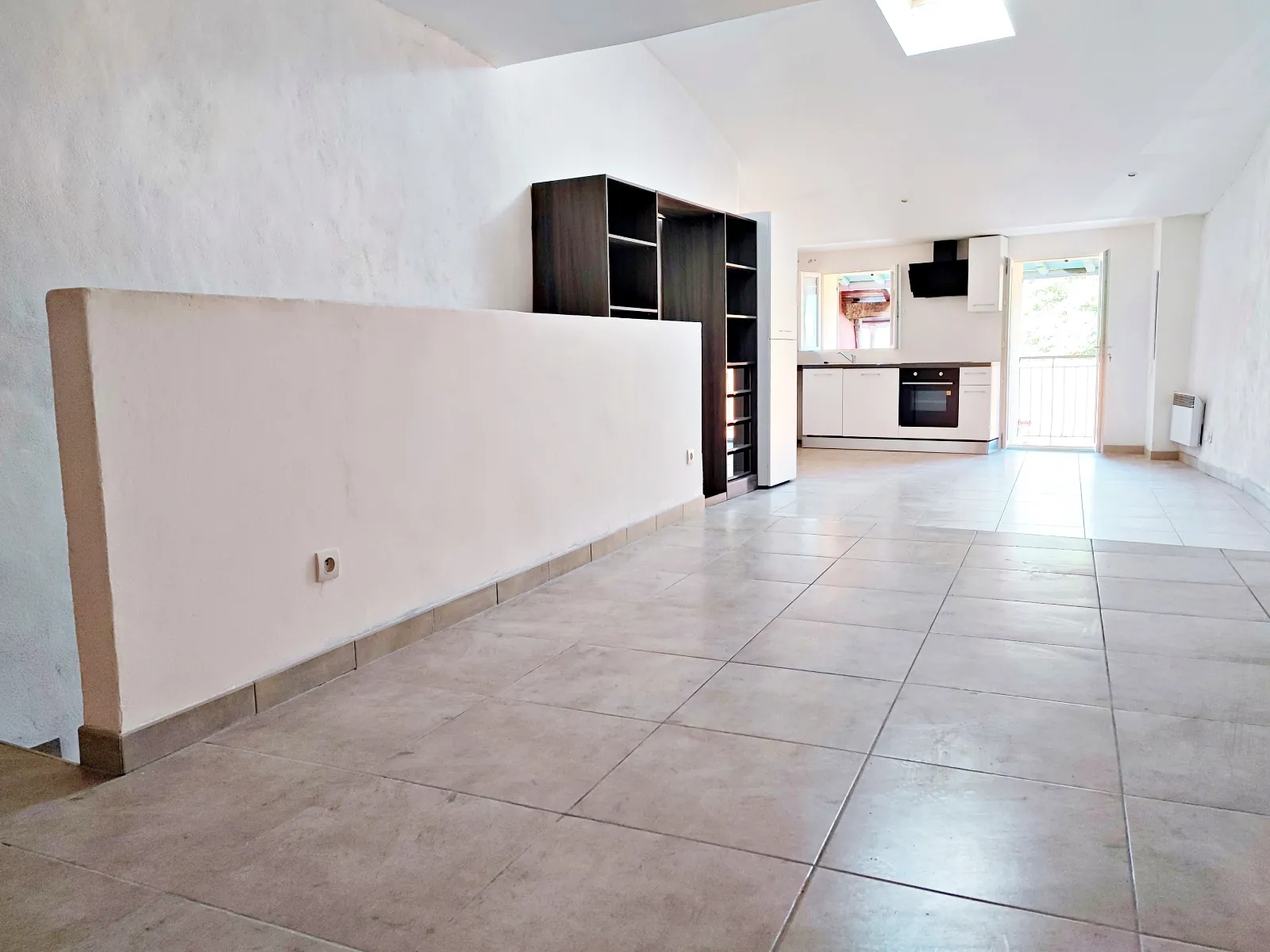 Maison de village rénovée à vendre à Belvédère avec appartements indépendants et vue montagne 