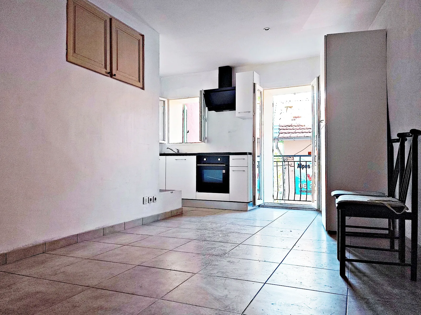 Maison de village rénovée à vendre à Belvédère avec appartements indépendants et vue montagne 