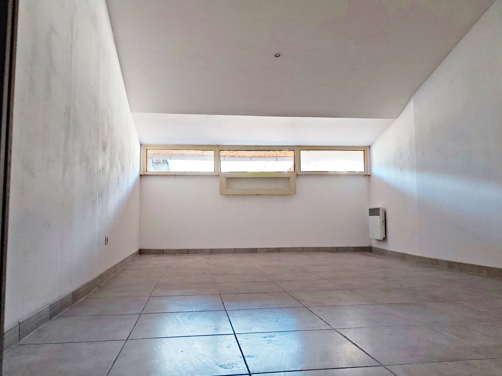 Maison de village rénovée à vendre à Belvédère avec appartements indépendants et vue montagne 