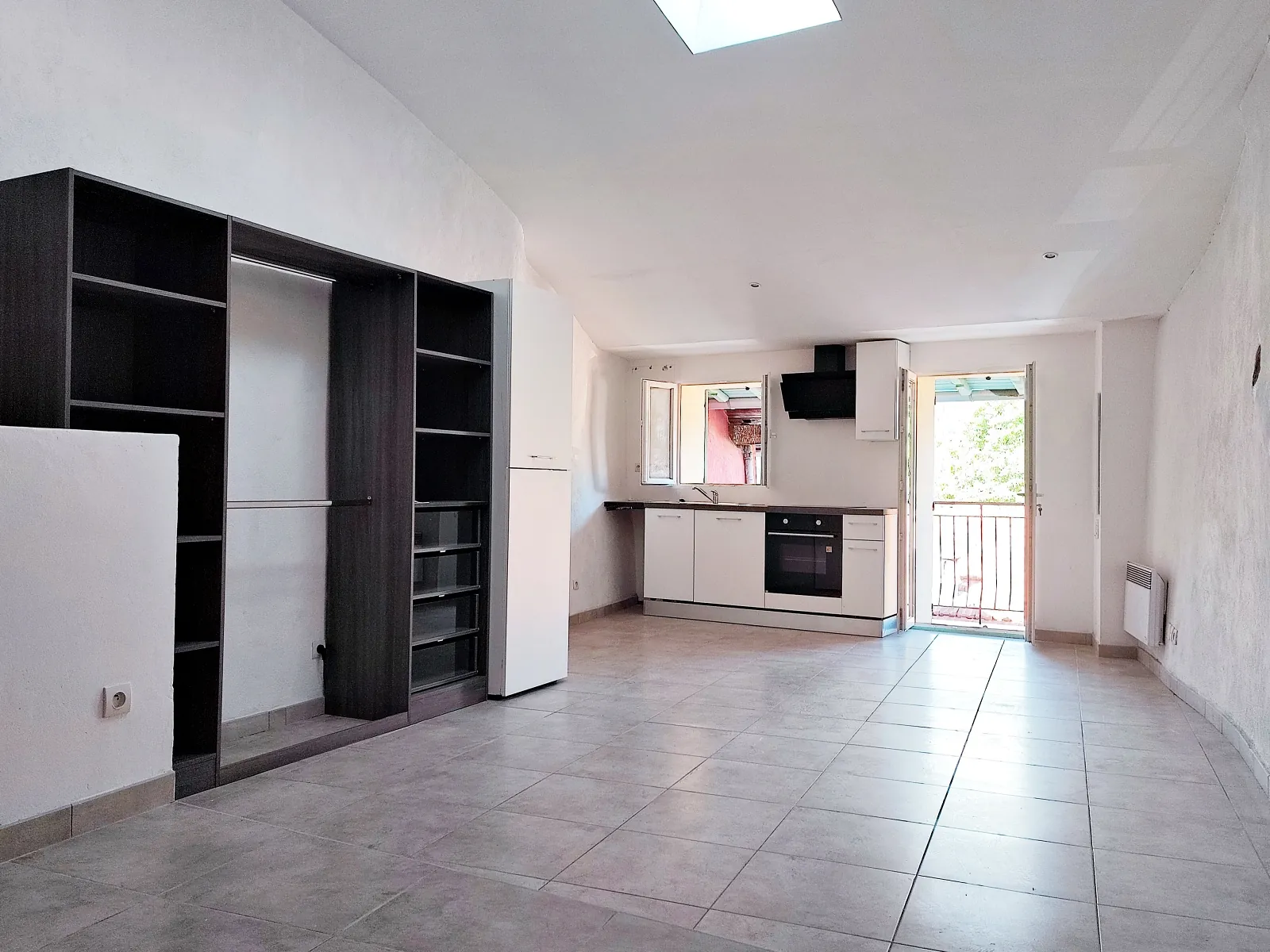 Maison de village rénovée à vendre à Belvédère avec appartements indépendants et vue montagne 