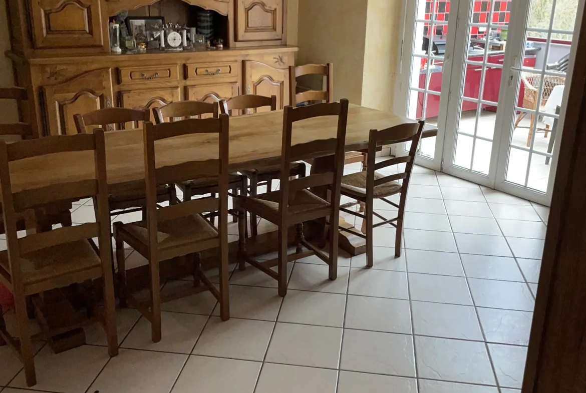 Maison familiale à Vittel, 5 chambres, garage, terrain, chauffage mixte à 20 min de Vittel 