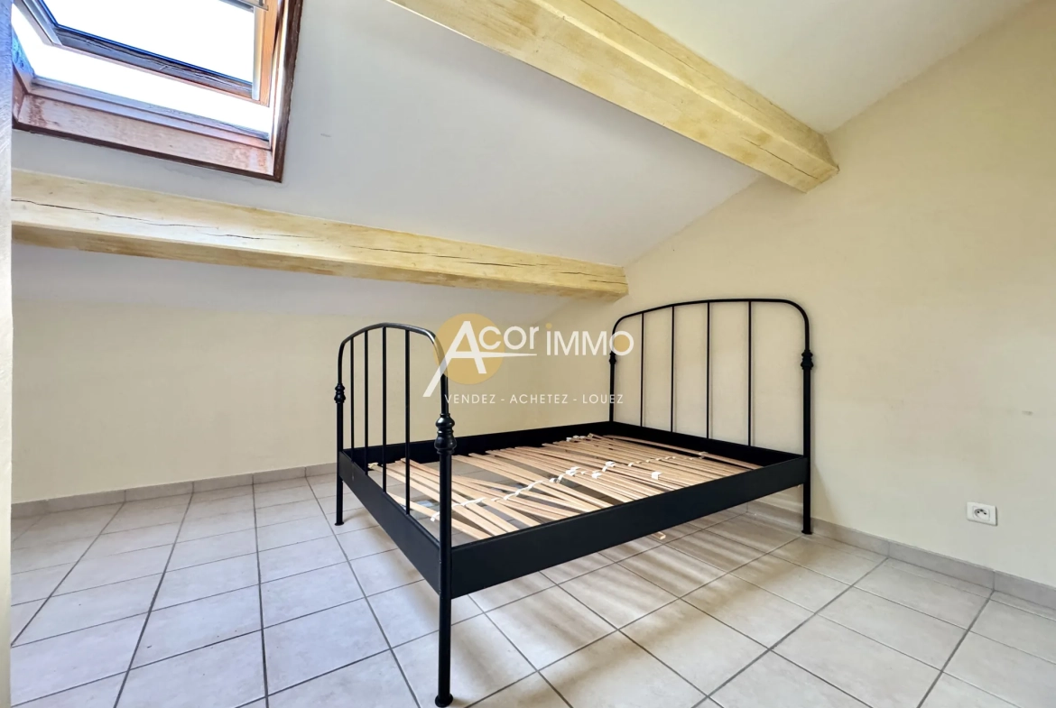 Appartement T3 à vendre à Sanary-sur-Mer avec terrasse et parking privé 