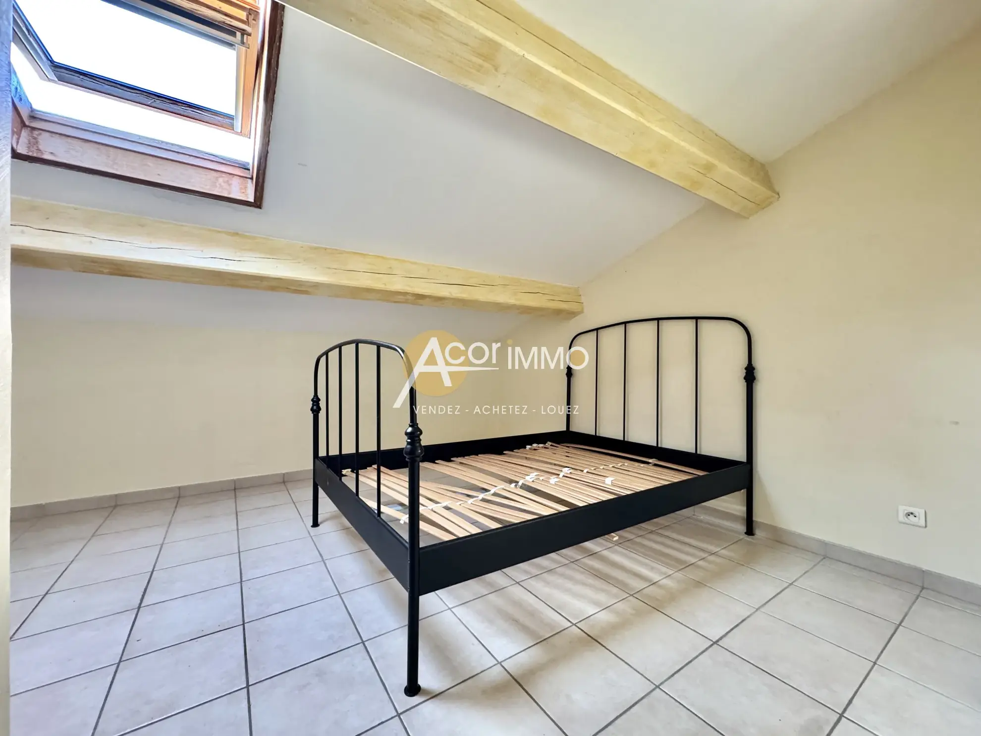 Appartement T3 à vendre à Sanary-sur-Mer avec terrasse et parking privé 