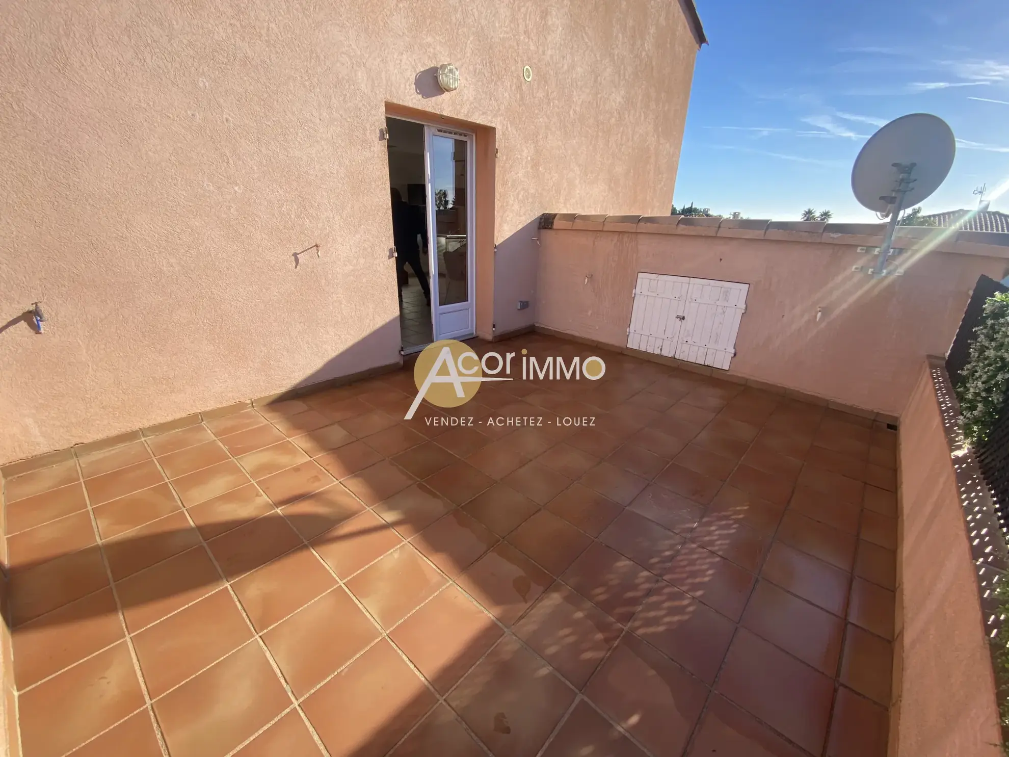 Appartement T3 à vendre à Sanary-sur-Mer avec terrasse et parking privé 