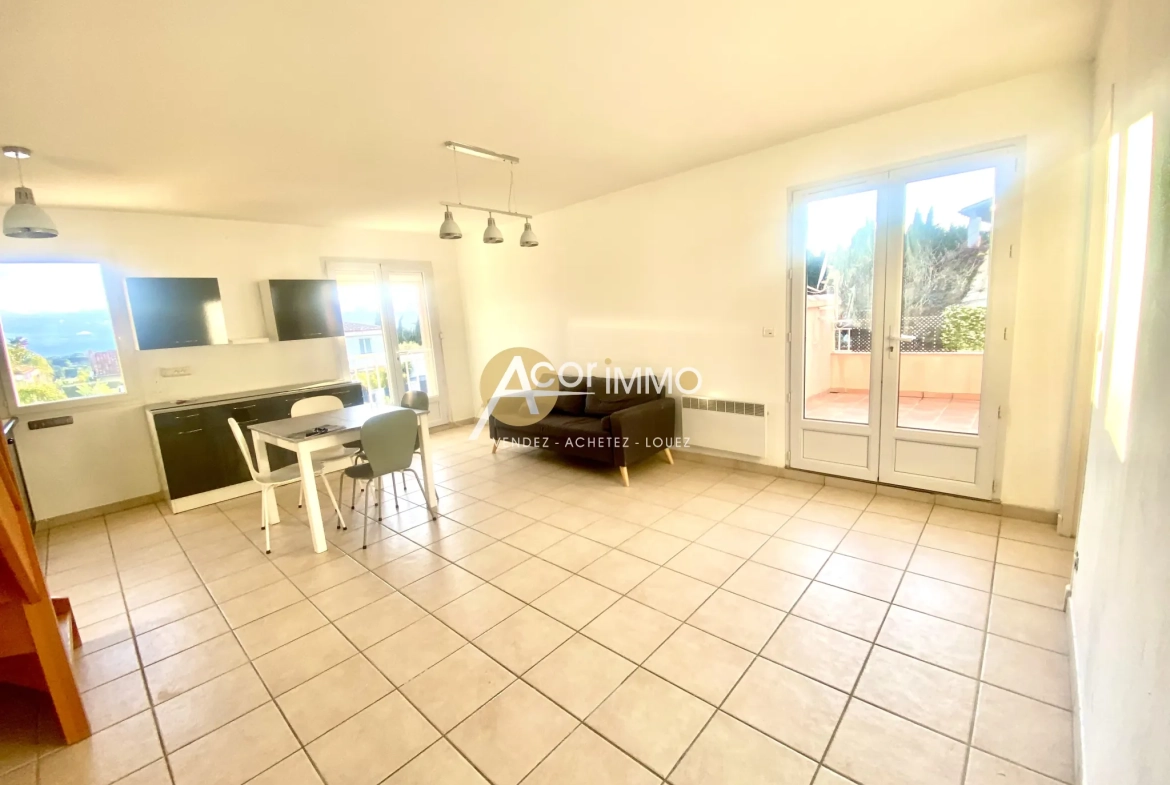 Appartement T3 à vendre à Sanary-sur-Mer avec terrasse et parking privé 