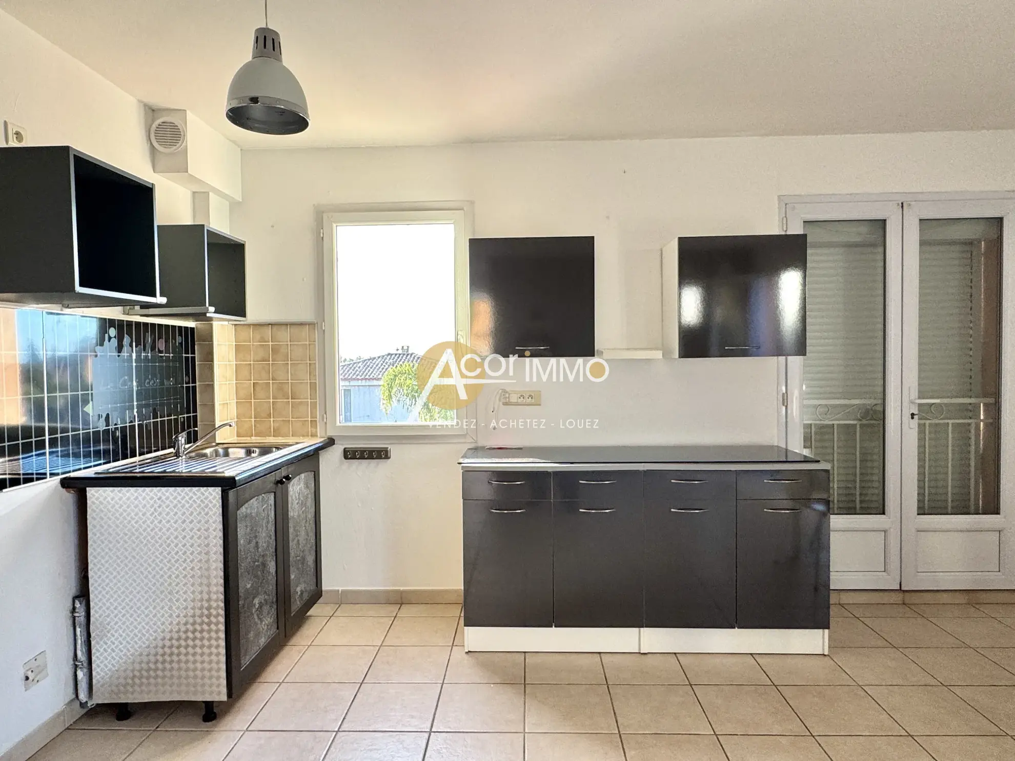 Appartement T3 à vendre à Sanary-sur-Mer avec terrasse et parking privé 