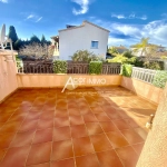 Appartement T3 à vendre à Sanary-sur-Mer avec terrasse et parking privé