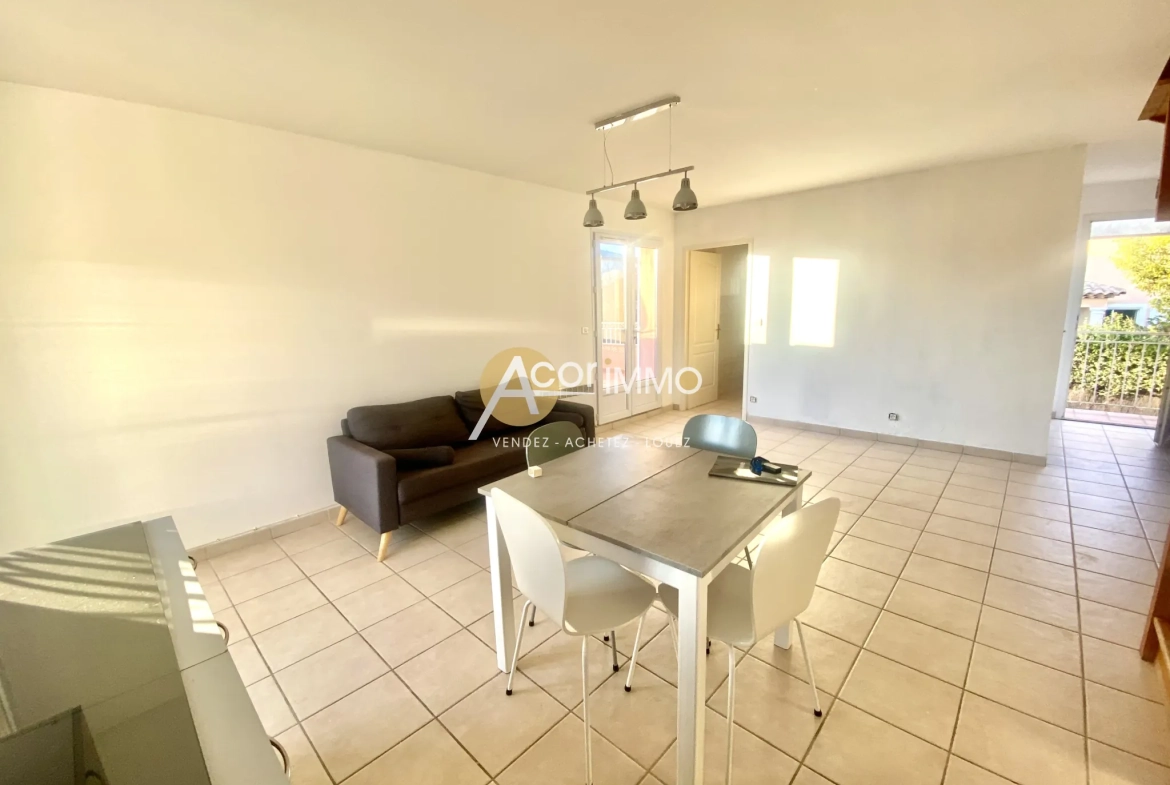 Appartement T3 à vendre à Sanary-sur-Mer avec terrasse et parking privé 