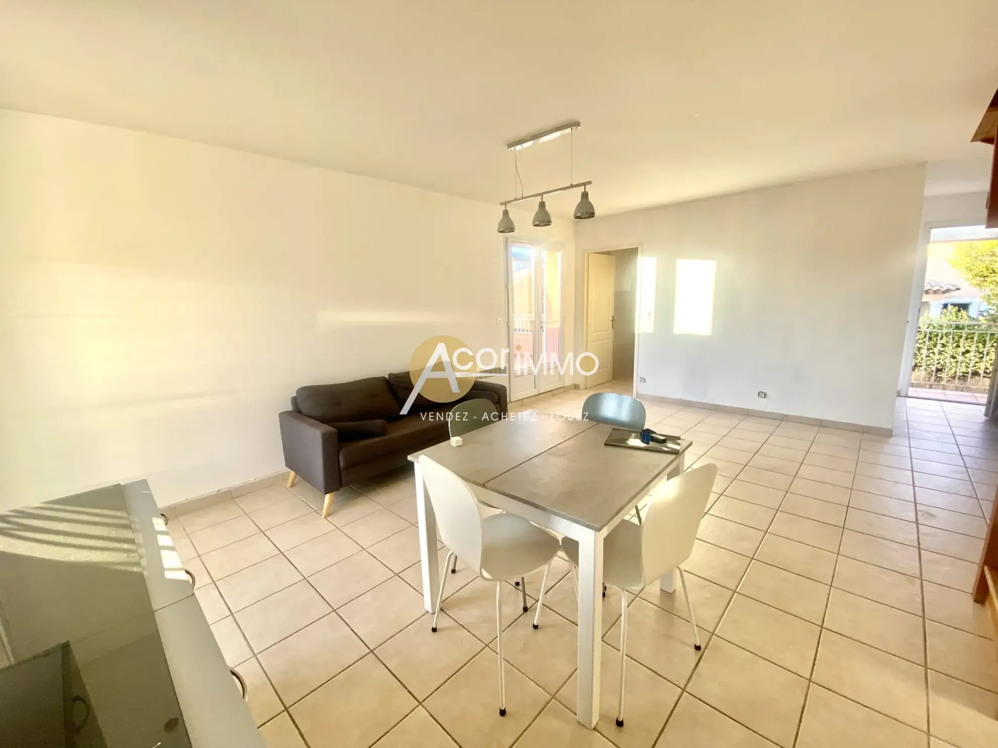 Appartement T3 à vendre à Sanary-sur-Mer avec terrasse et parking privé 