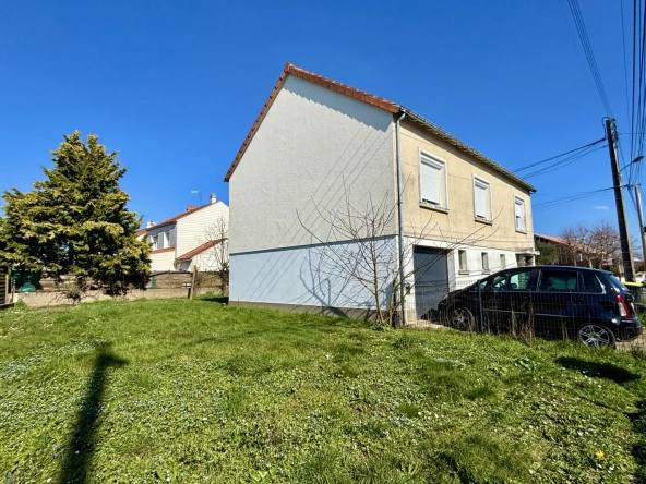Maison à vendre proche Vihiers - 3 chambres, garage et terrain clos
