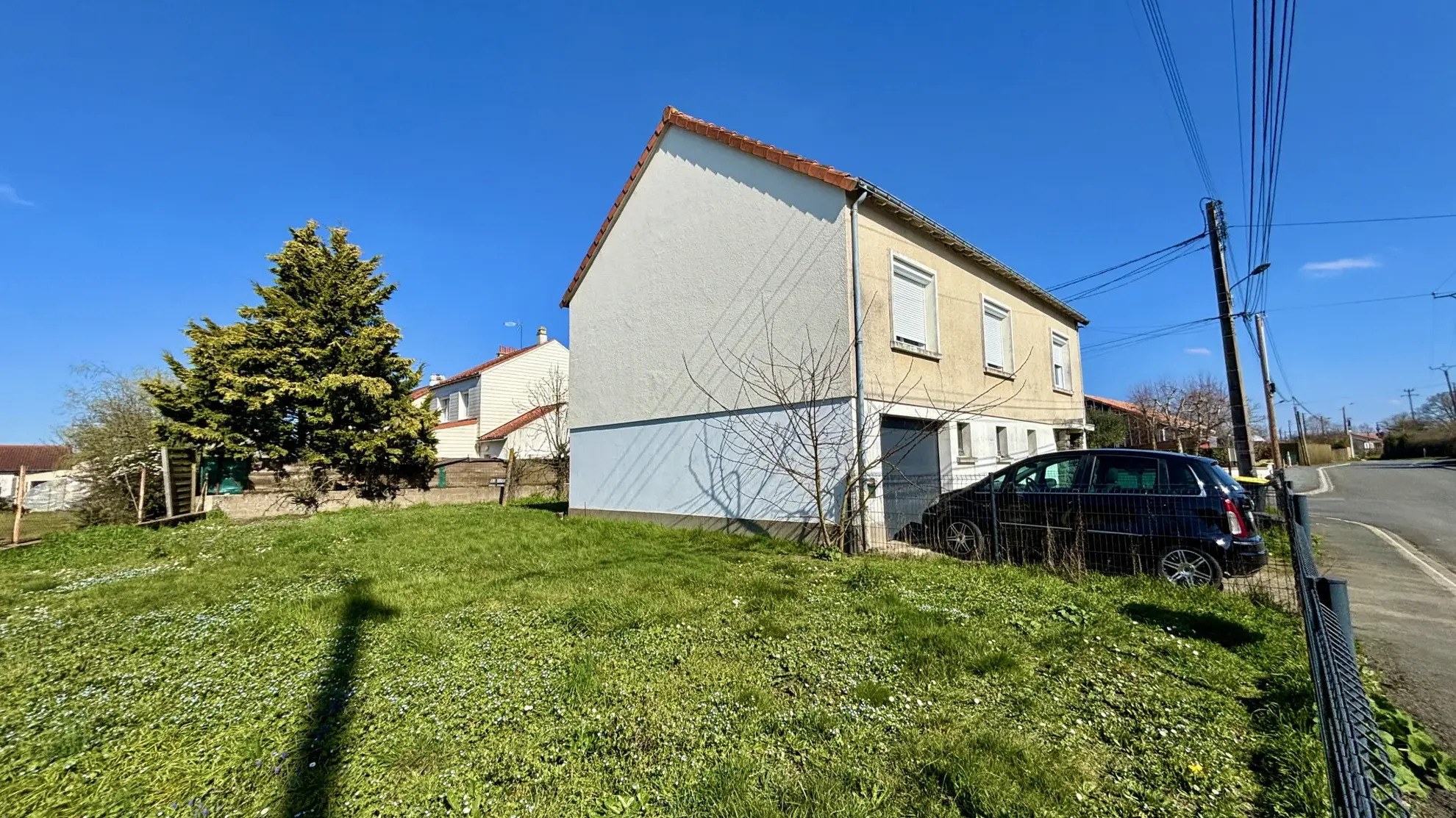 Maison à vendre proche Vihiers - 3 chambres, garage et terrain clos 