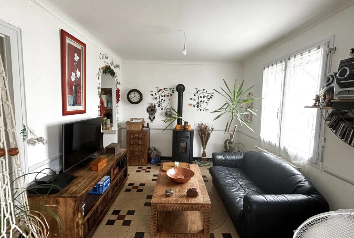 Maison à vendre proche Vihiers - 3 chambres, garage et terrain clos 