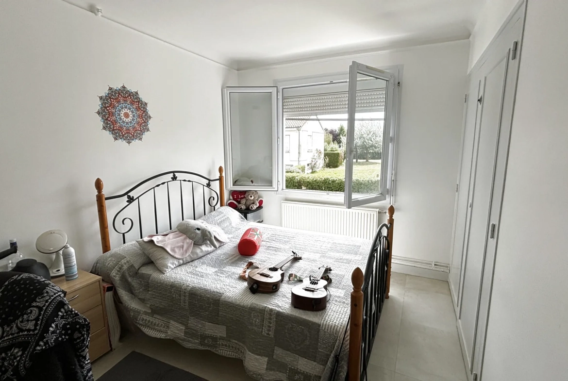 Maison à vendre proche Vihiers - 3 chambres, garage et terrain clos 