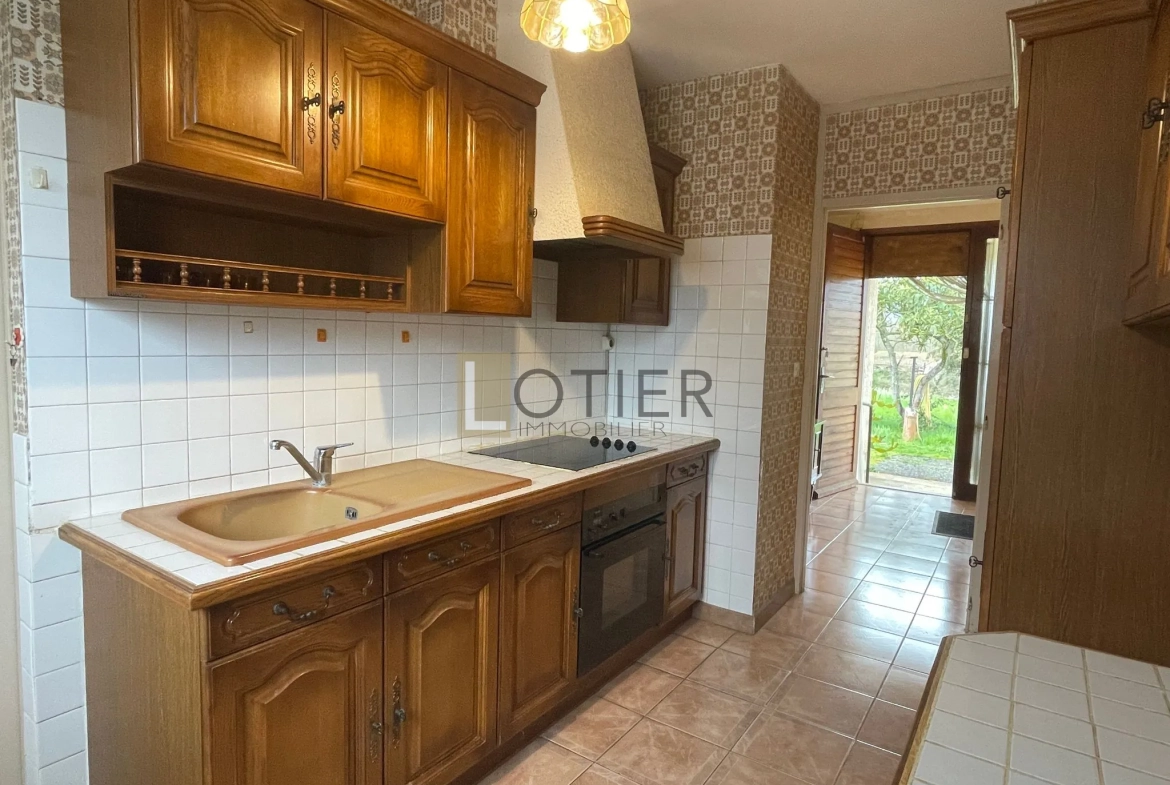Maison 4 chambres avec grand terrain à Serviès-en-Val dans l'Aude 
